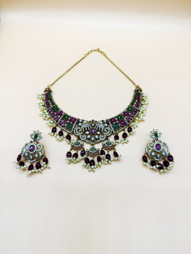 Neckless